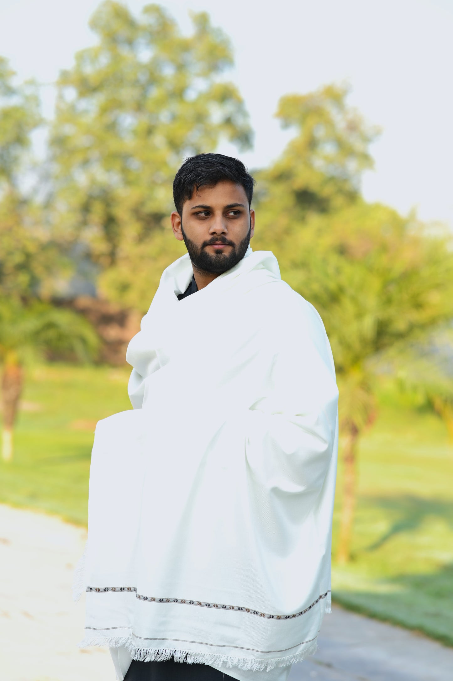 Premium White Acrylic Wool Shawl – Elegant Winter Essential