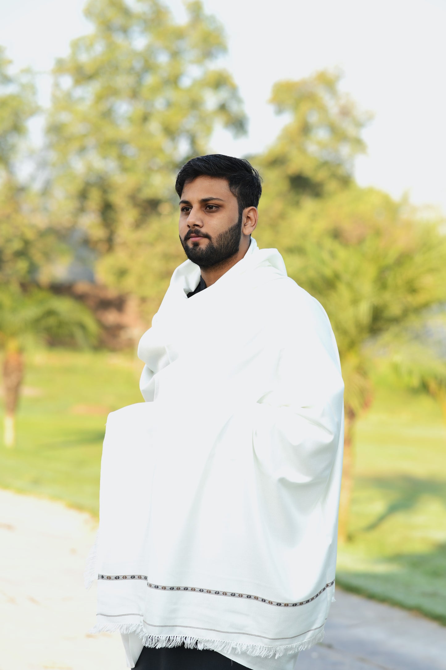 Premium White Acrylic Wool Shawl – Elegant Winter Essential