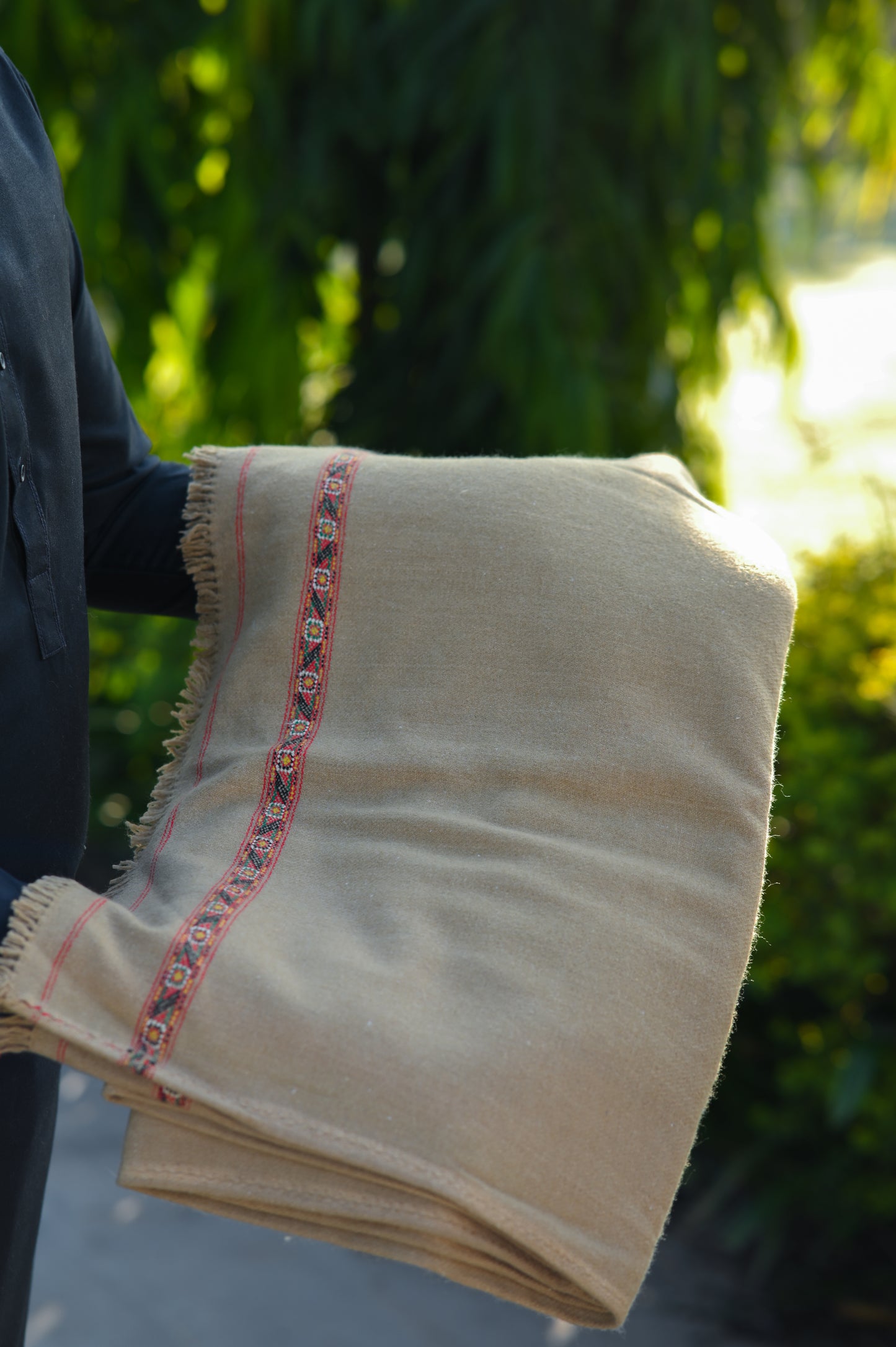 Pure Woolen Kashmiri Dhussa Shawl — Daman-e-Khaas Signature Collection