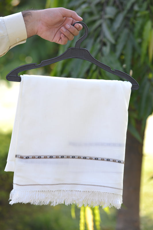 Premium White Acrylic Wool Shawl – Elegant Winter Essential